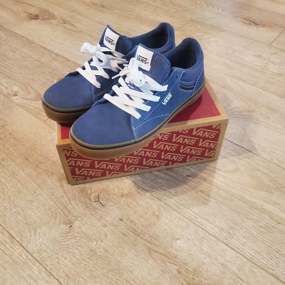 Vans Other - Vans Skate Shoes Boys Vintage Indigo NEW with Box Size 5 Youth Suede